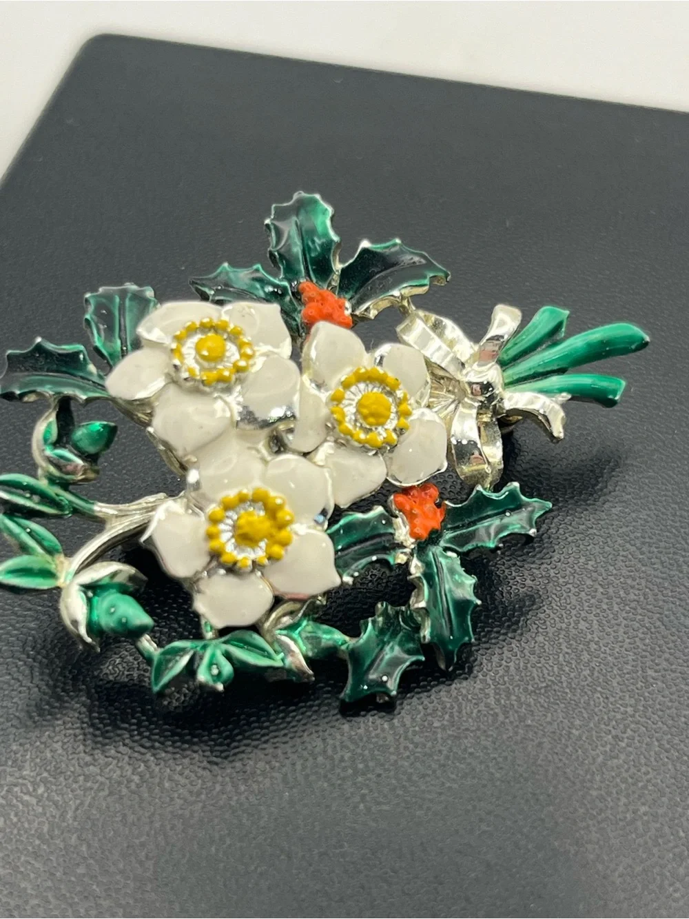 Exquisite brand Christmas flower holly enamel gold tone red green brooch pin
